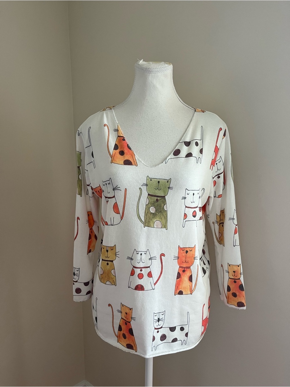 Avita Cream Top with Multicolor Cat Motif